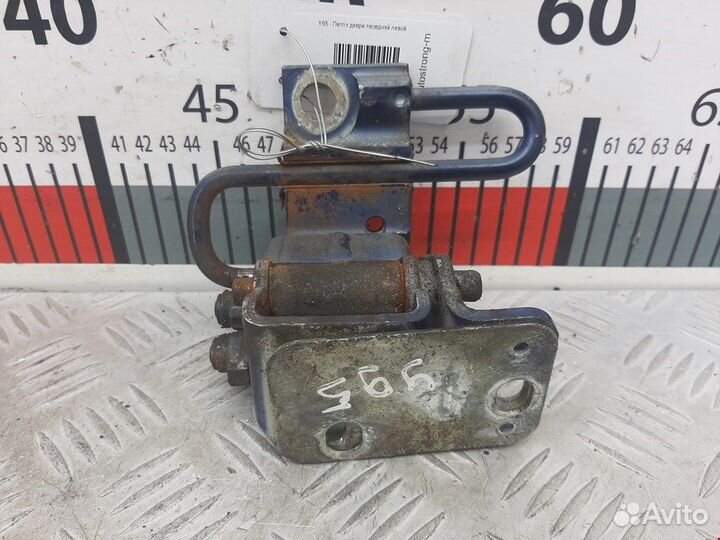 Петля двери передней левой для Volkswagen Passat 5