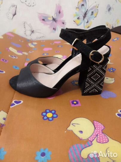 Босоножки для девочки