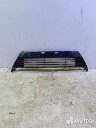 Решетка бампера Тойота