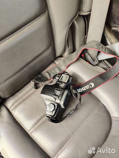 Фотоаппарат пленочный зеркальный Canon eos33