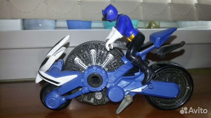 Ренжер-Самурай на мотоциклае