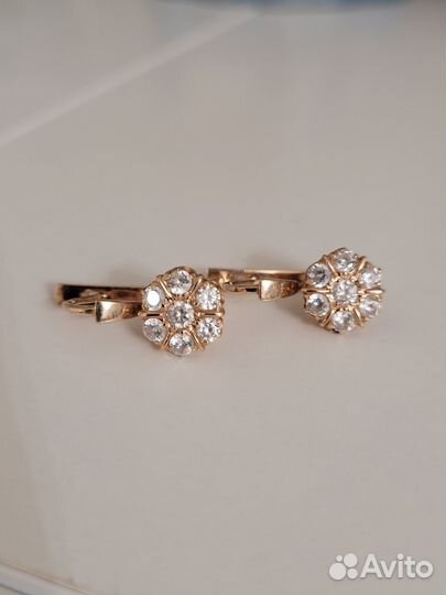 Золотые серьги с фианитами