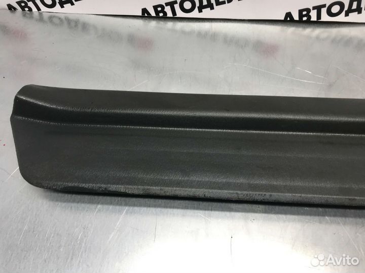 Накладка порога передняя левая Nissan Cefiro 1996