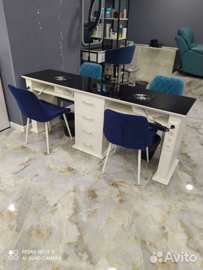 Маникюрный стол