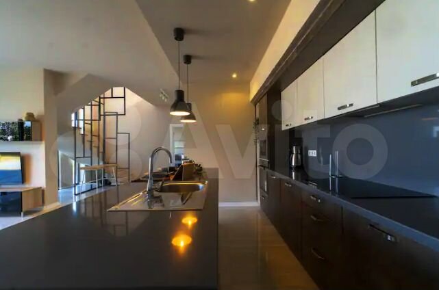 Дом 190 м² на участке 9 сот.