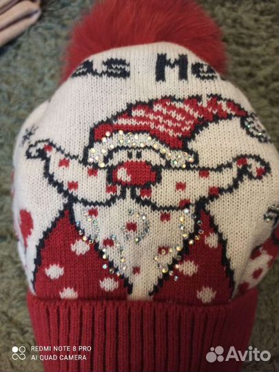 Шапка новая с натуральным помпоном