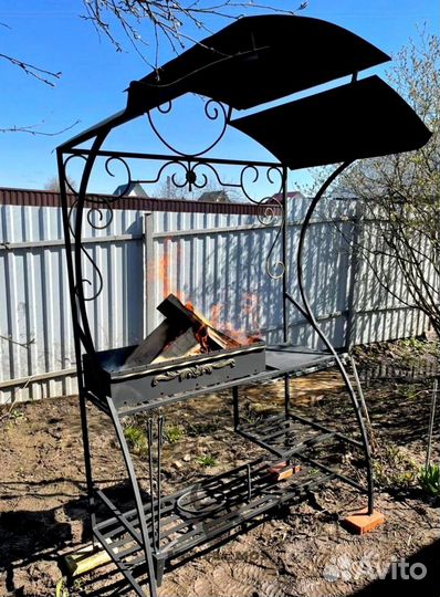 Мангал с крышей