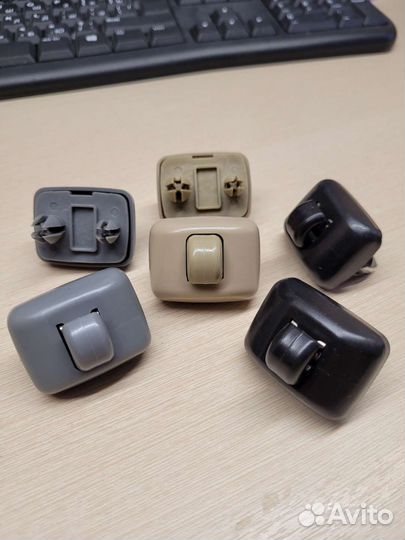 Крепление/крючок солнцезащитного козырька audi