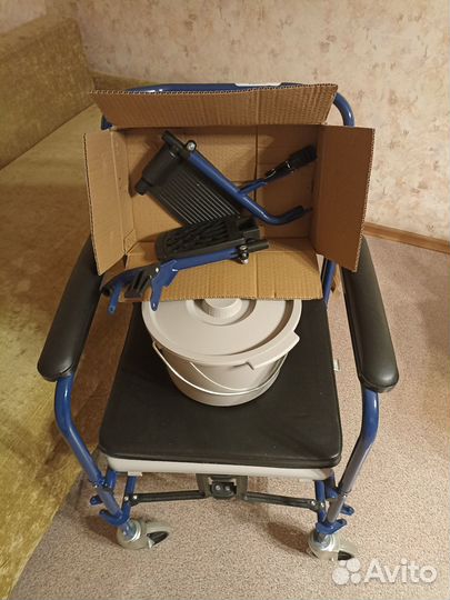 Кресло каталка с туалетом