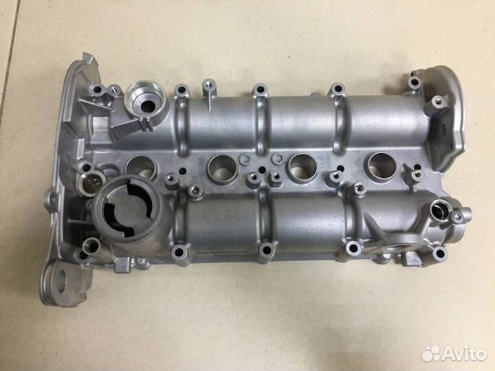 Крышка клапанов головки блока Volkswagen Polo