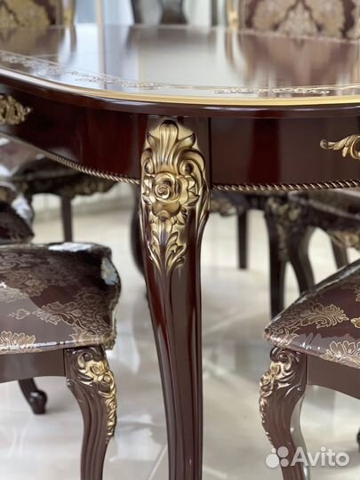 Столы и стулья