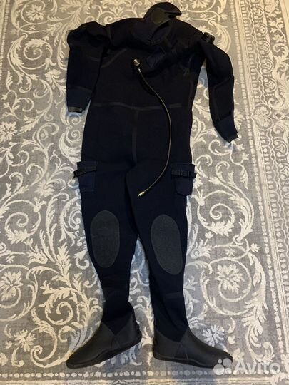 Сухой гидрокостюм