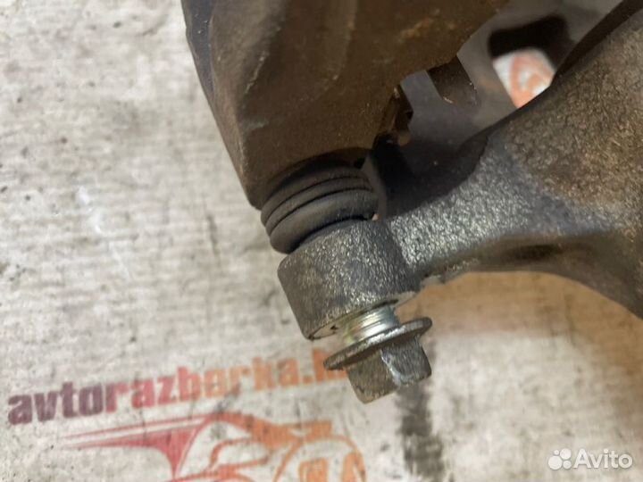 Суппорт тормозной передний левый Mitsubishi