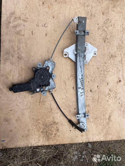 Стеклоподьемник задний левый Hyundai Sonata 5