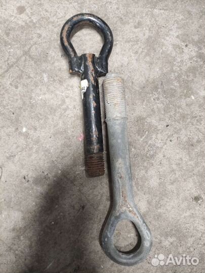 Буксировочные крюки