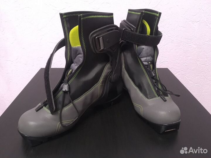 Лыжные ботинки 41-43 размера