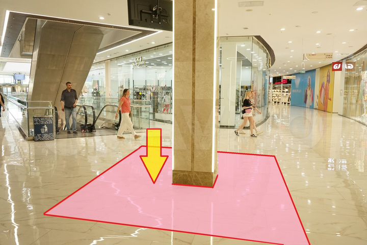 Островок 9 м² в ТЦ у метро