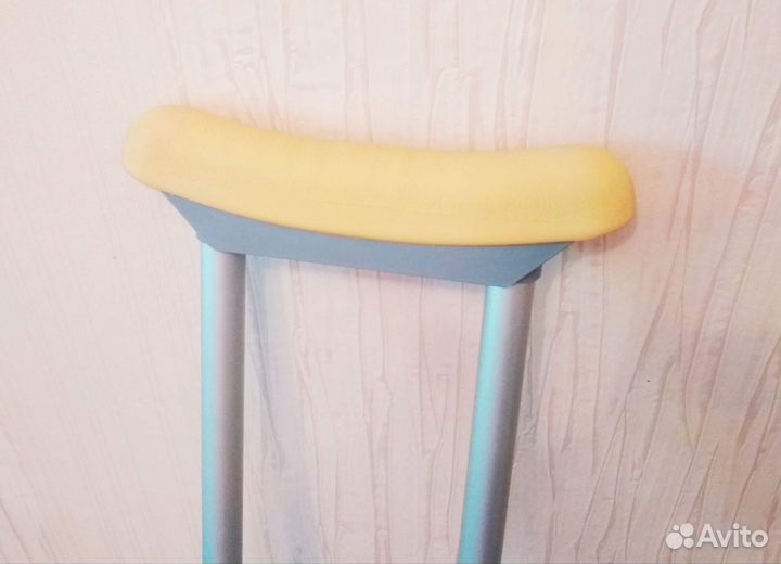 Костыли средние (на рост от 150 до 180 см)