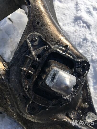 Подушка двигателя Бмв f10 n47 d20