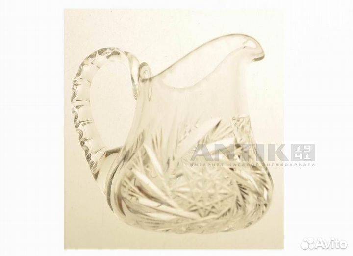 Хрустальный молочник