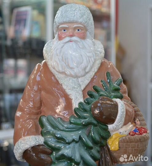 Дед мороз С елкой (гипс.высота 40 см, вес 6.5 кг)