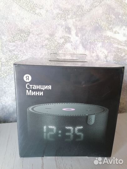 Умная колонка Яндекс Станция Мини с часами
