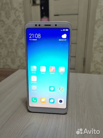 Телефон Xiaomi redmi 5 plus