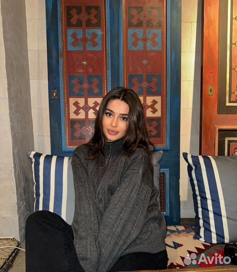 Менеджер, администратор, хостес