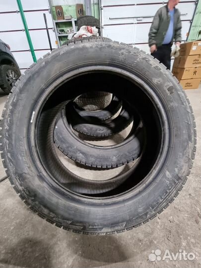 Pirelli Ice Zero FR SUV 235/55 R19 103