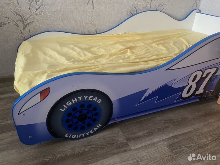 Детская кровать машинка с матрасом