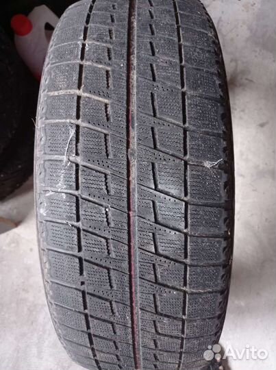 Bridgestone Blizzak Revo2 215/60 R17