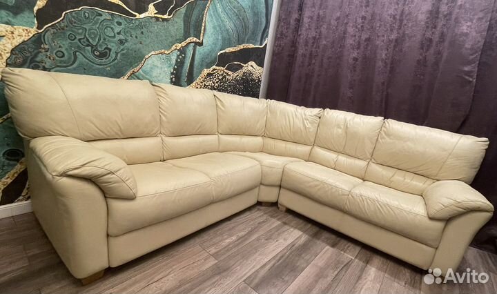 Кожаный угловой диван бу