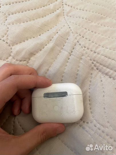 AirPods Pro with Wireless Charging Case
