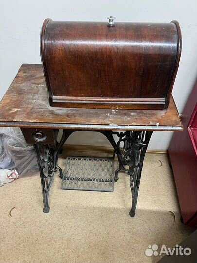 Швейная машина Singer