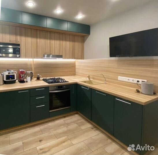 Кухня на заказ под потолок