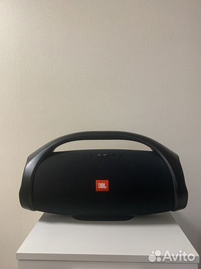 Продается музыкальная колонка JBL