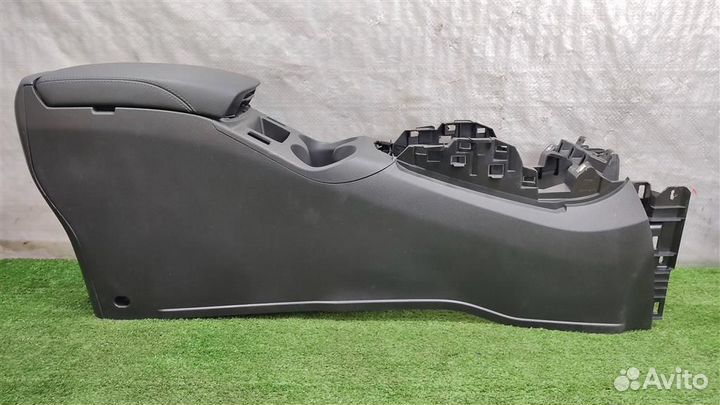 Консоль центральная с подлокотником Nissan Qashqa