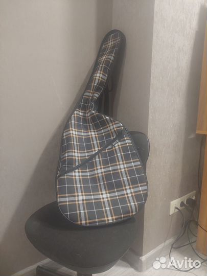 Акустическая гитара