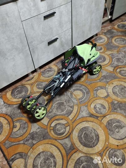 Прогулочная коляска трость