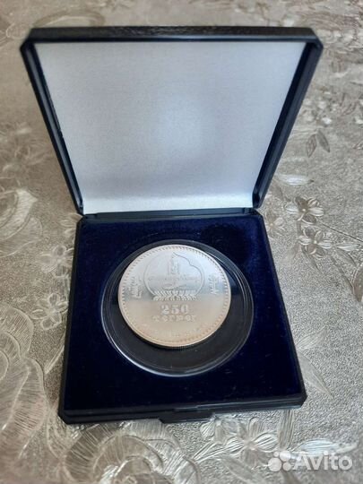 Монета серебро знак зодиака Скорпион