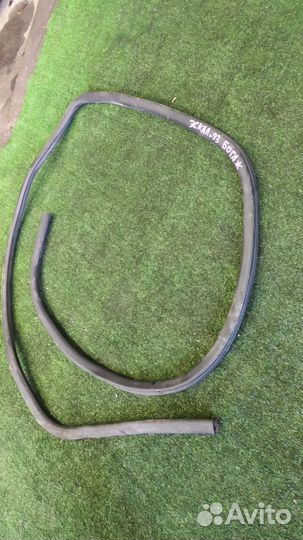 Уплотнитель багажника Cadillac Escalade LQ9 V8