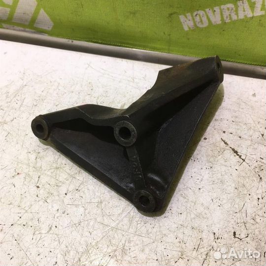 Кронштейн генератора Киа Спортейдж