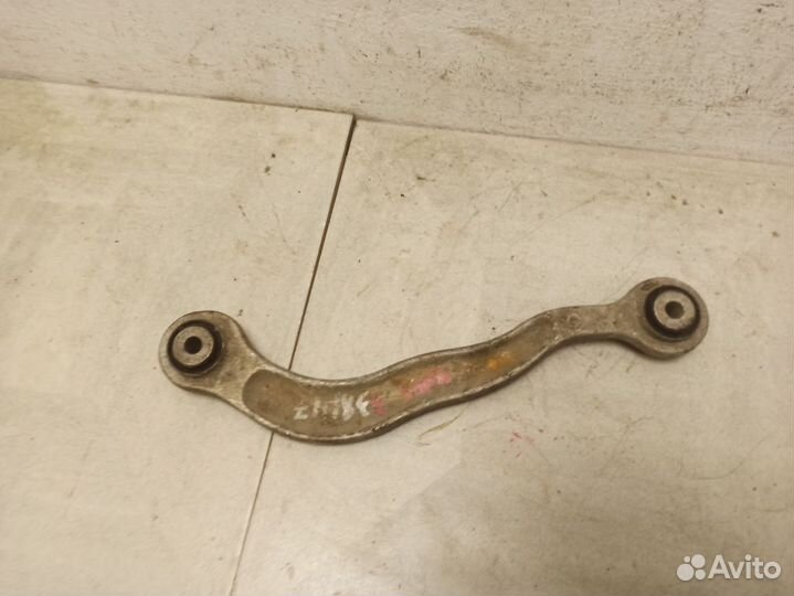 Рычаг задний поперечный верхний