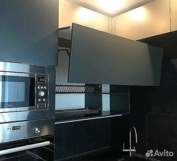 Кухонный гарнитур угловой