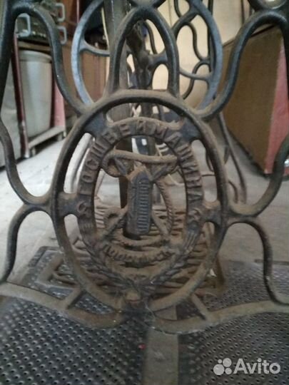 Продам швейную машинку