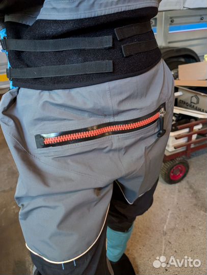 Сухой гидрокостюм