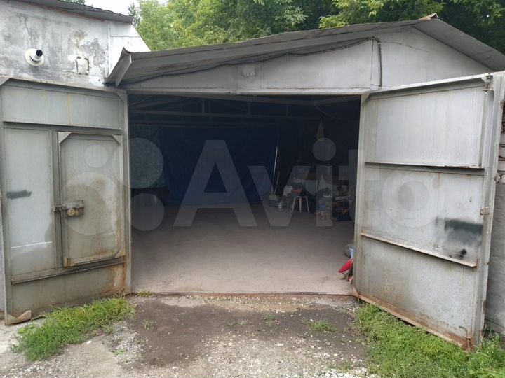 Гараж, > 30 м²