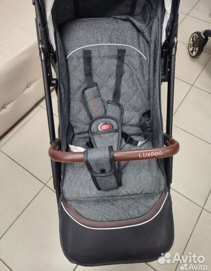 Прогулочная коляска Luxmom 609; мягкий ход
