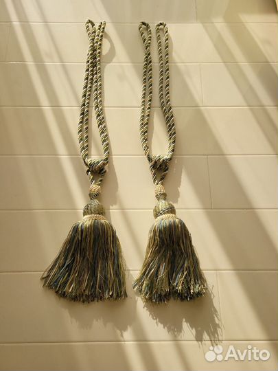 Подхват-кисть для шторы