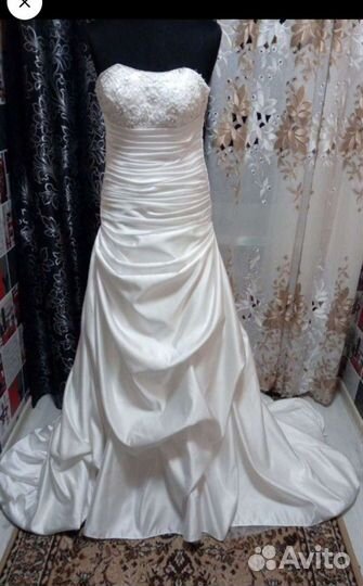 Платье свадебное со шлейфом